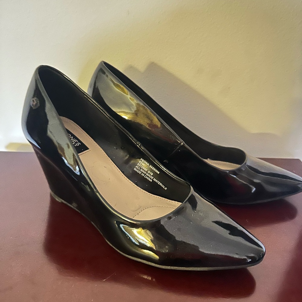 Jones New York wedge heel